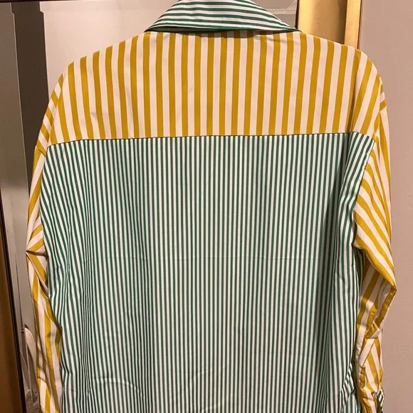 - button down top - Picture 4 of 4